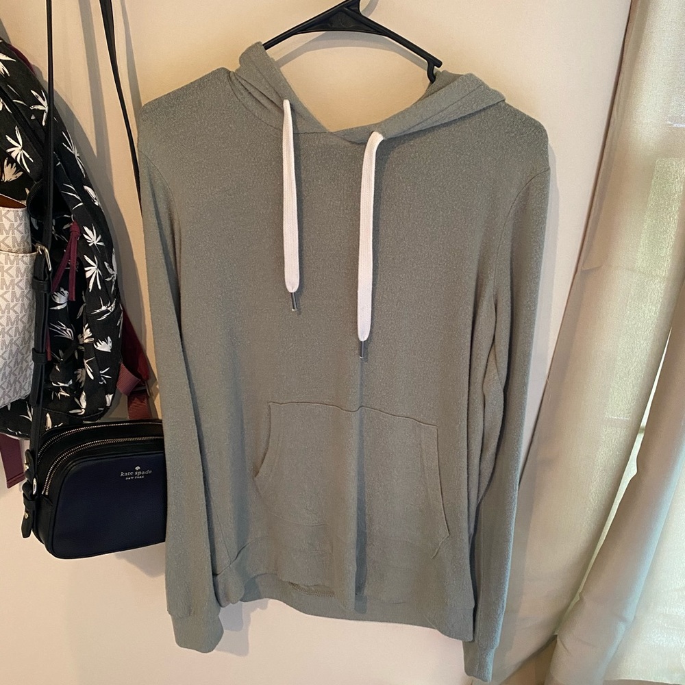 Forever 21 olive green thin hoodie ⭐️